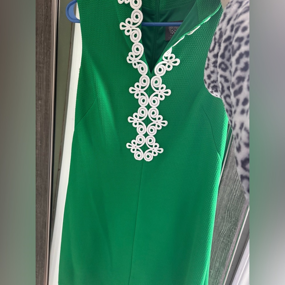 Vince Camuto mid length green dress